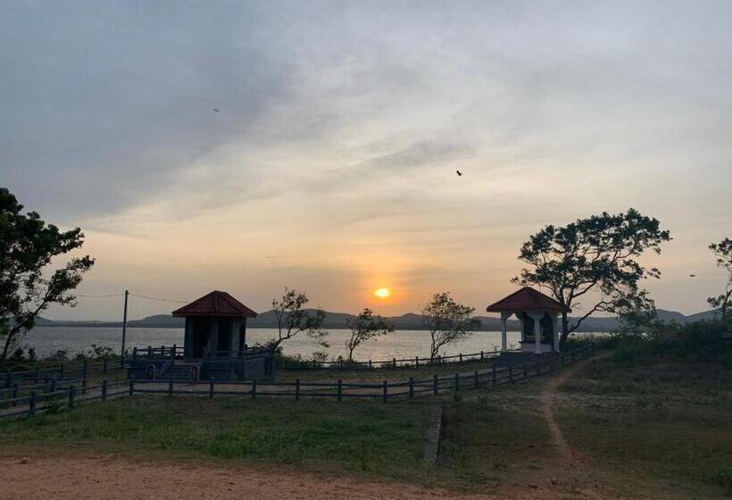 בית מלון כפרי Sethway Village