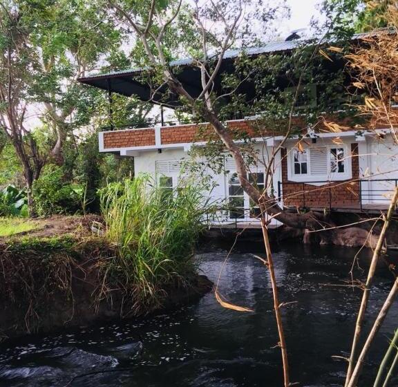 בית מלון כפרי Sethway Village