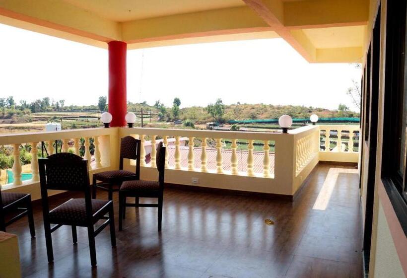 Отель Vasant Villa