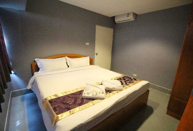 Lee Place Phatthanakan Condo
