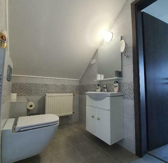 مبيت وإفطار Monostor Panzió