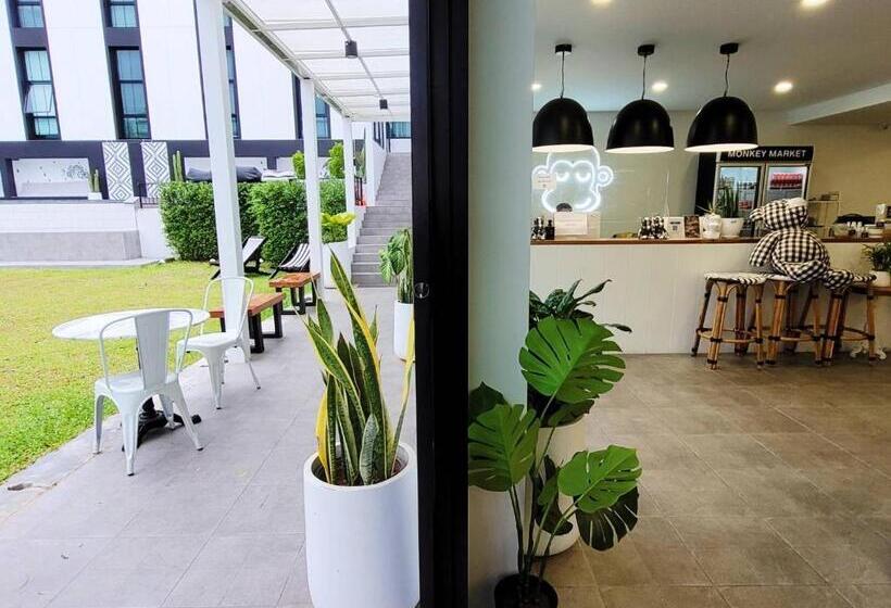 Blu Monkey Hub & Hotel Ranong