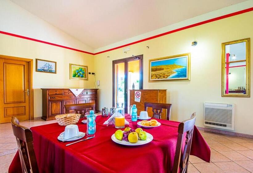هتل Agriturismo Is Cortillaris