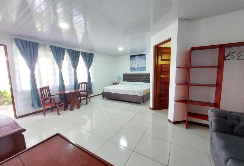 בית מלון כפרי Hôtel Pez Gallo