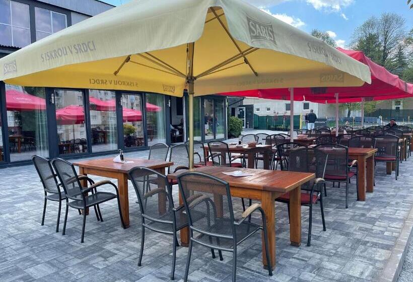 Отель Slávia Svidník Spa & Restaurant
