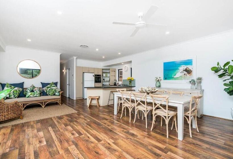 پانسیون A Perfect Stay   Julian Rocks House