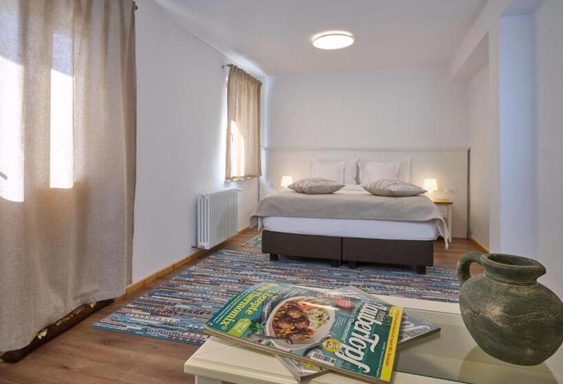بنسيون Casa Piedra