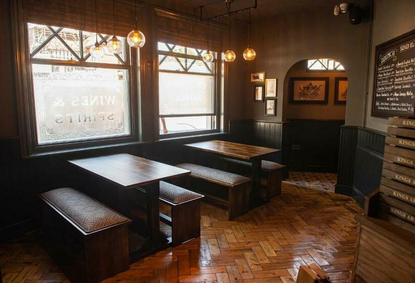 هاستل Kings Arms