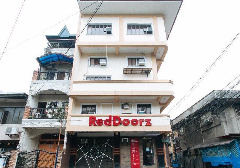 Отель Reddoorz @ Piy Margal Sampaloc Manila