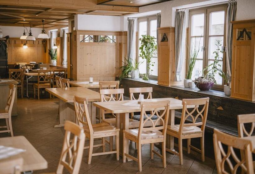 Отель Restaurant Goldener Hirsch