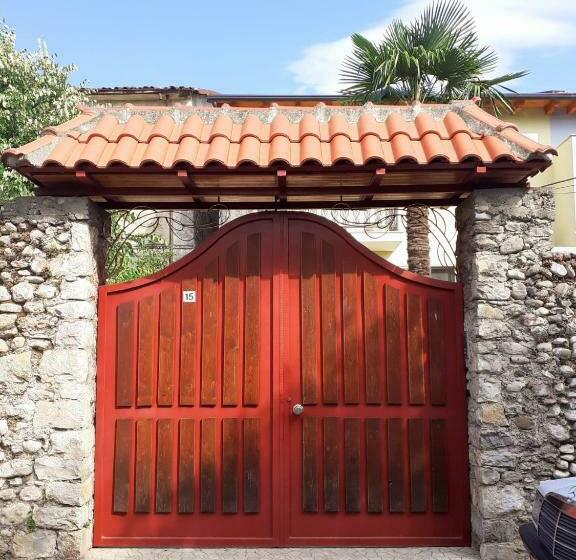 پانسیون Guest House Zadeja