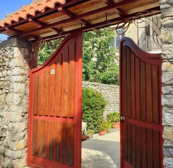 پانسیون Guest House Zadeja