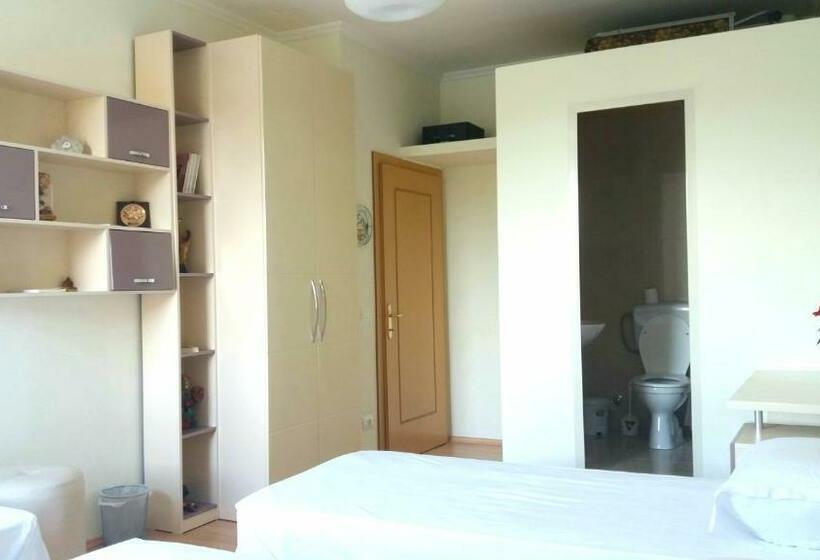 پانسیون Guest House Zadeja