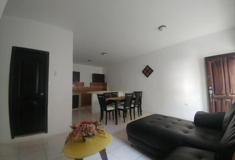 پانسیون Hostal Mar Y Tierra