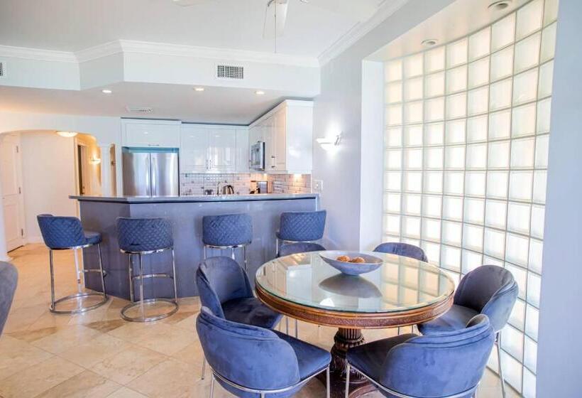 Villa Renaissance Unit 205 Grace Bay Beach