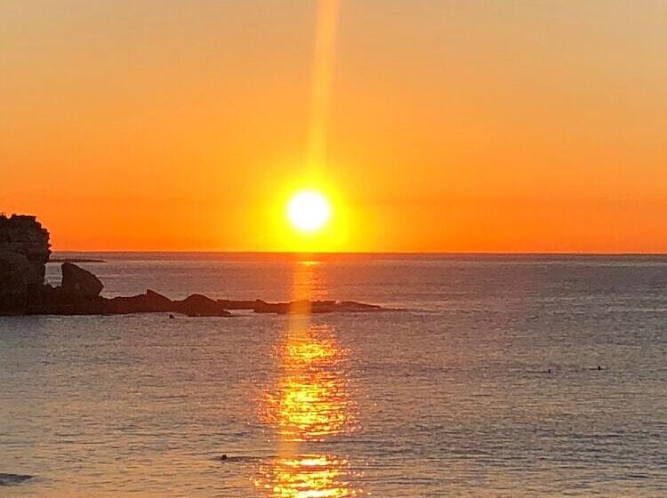 Coogee Sands Hotel & Apartments