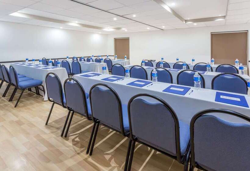 هتل Baymont Inn And Suites Lazaro Cardenas