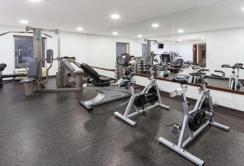 هتل Baymont Inn And Suites Lazaro Cardenas