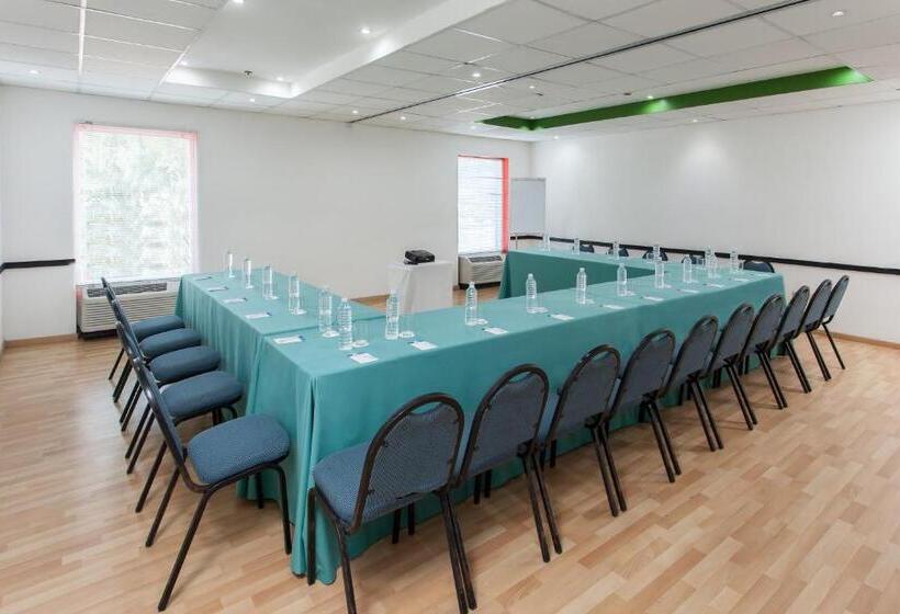 هتل Baymont Inn And Suites Lazaro Cardenas