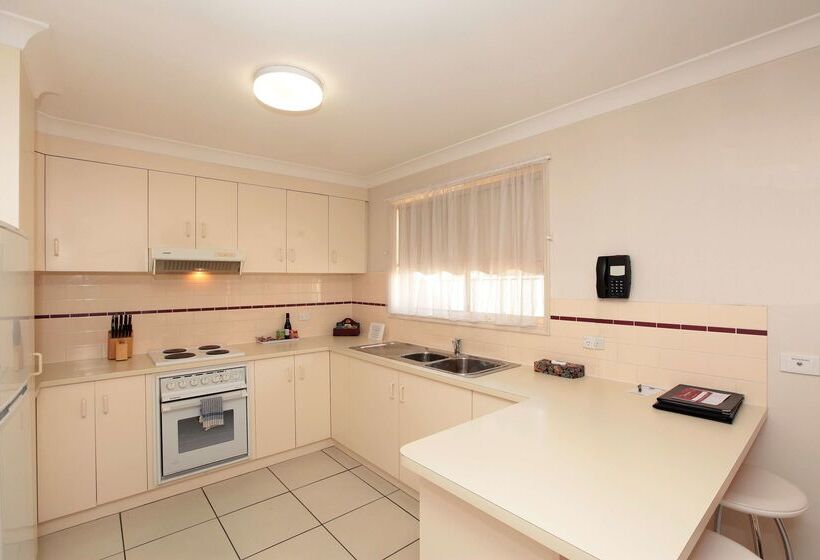 فندق Best Western Ambassador Motor Inn & Apartments