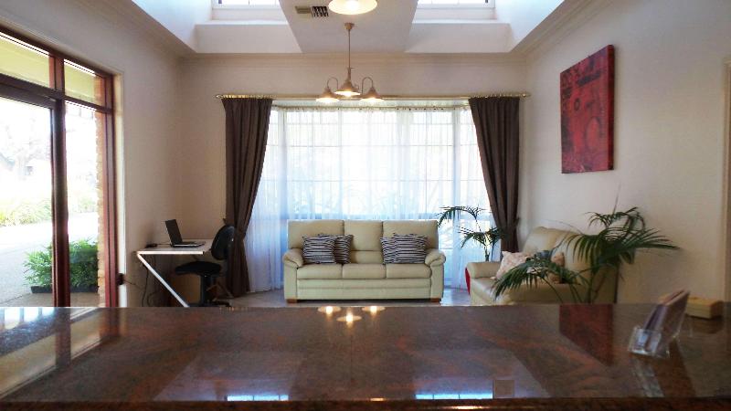 فندق Best Western Ambassador Motor Inn & Apartments