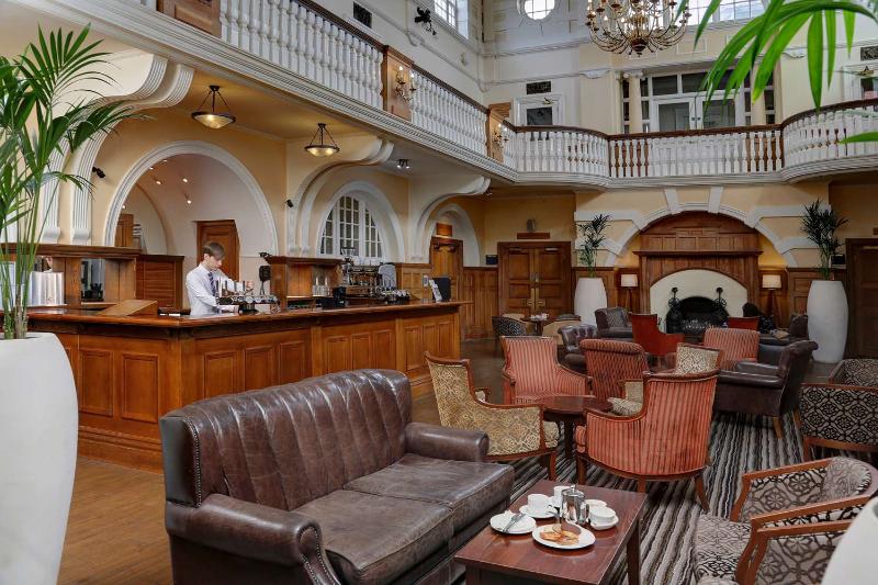 Fotos del hotel Best Western Chilworth Manor:  4