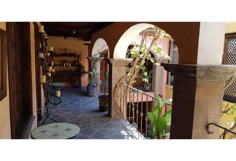 هتل Boutique Posada De Las Flores Loreto