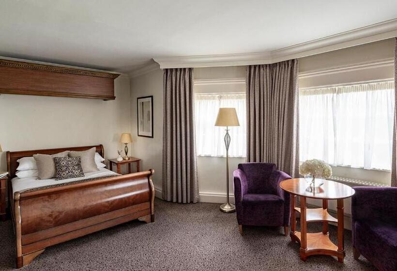 בית מלון כפרי Brandshatch Place & Spa