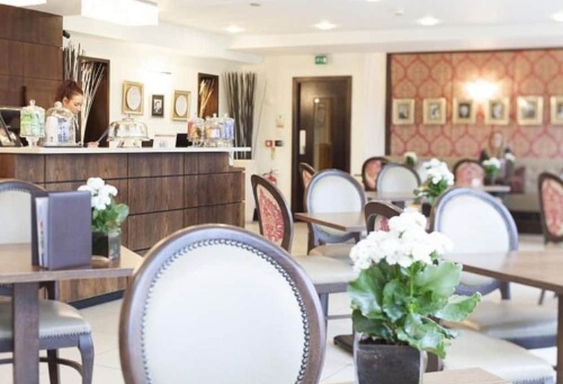 Отель Champneys Tring