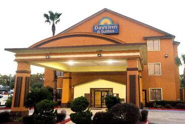 هتل Days Inn & Suites By Wyndham Houston North/aldine