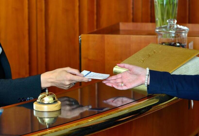 호텔 Der Lindenhof