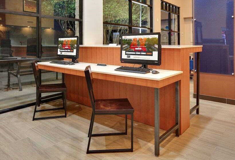 هتل Holiday Inn Express & Suites Austin Round Rock By Ihg