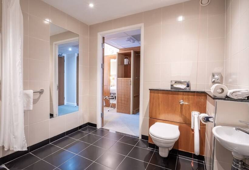 هتل Holiday Inn Bristol Airport, An Ihg