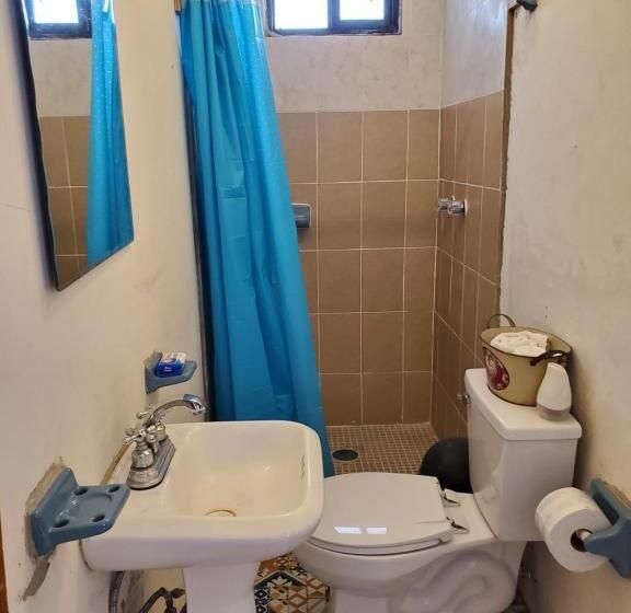 هتل Hostal Pata De Perro