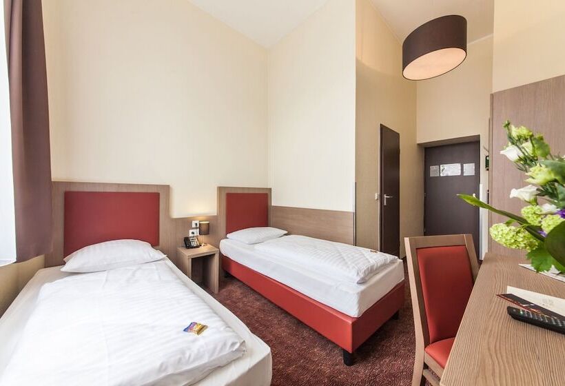 هتل Maxim Düsseldorf City