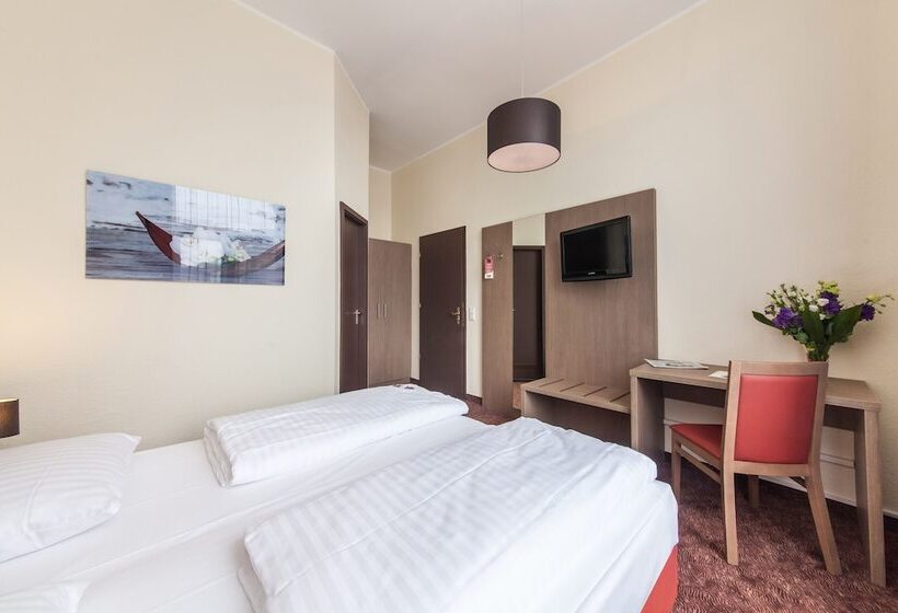 هتل Maxim Düsseldorf City