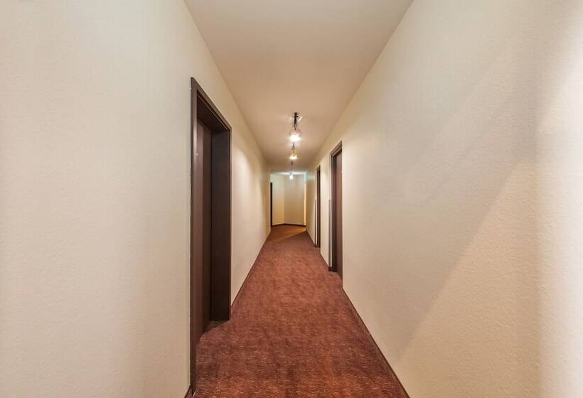 هتل Maxim Düsseldorf City