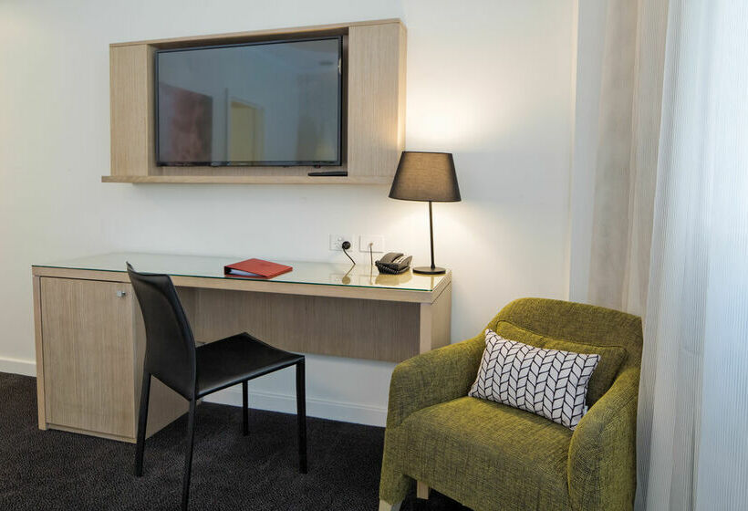 هتل Metro On Pitt