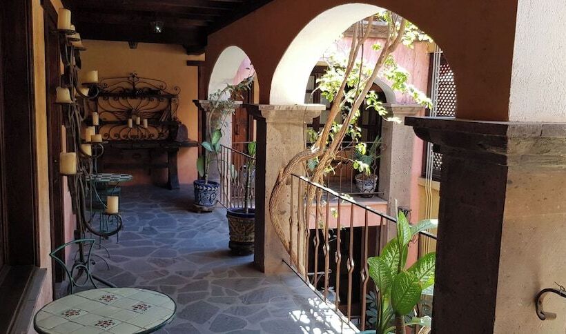هتل Boutique Posada De Las Flores Loreto