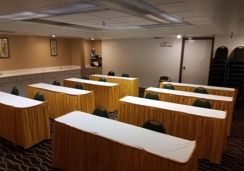 ホテル Ramada By Wyndham Temple Terrace/tampa North
