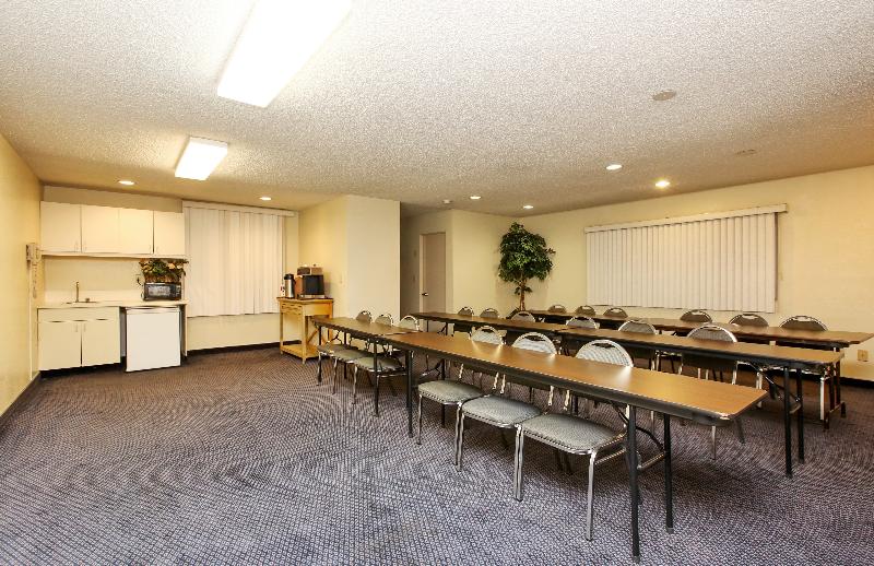 Отель Red Roof Inn Santa Ana