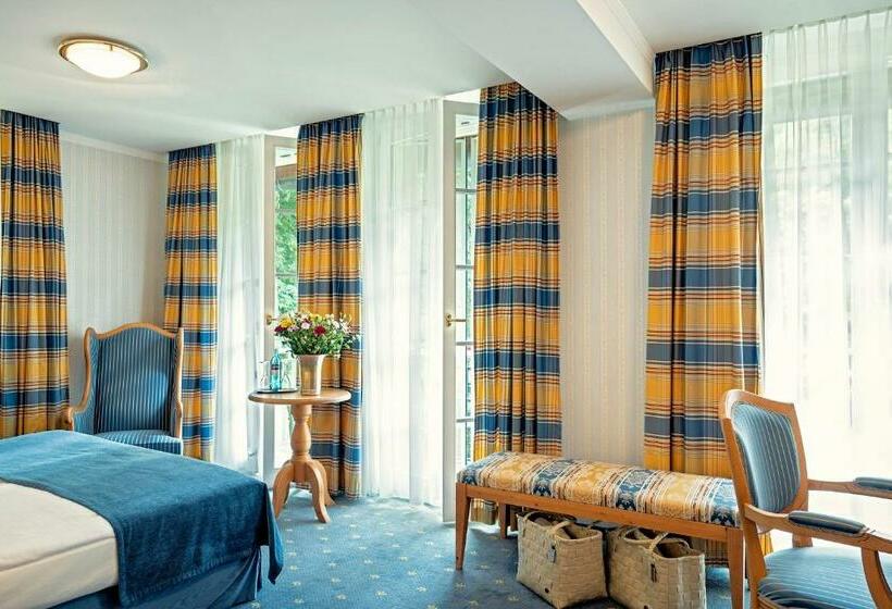 هتل Romantik  Bayrisches Haus Potsdam