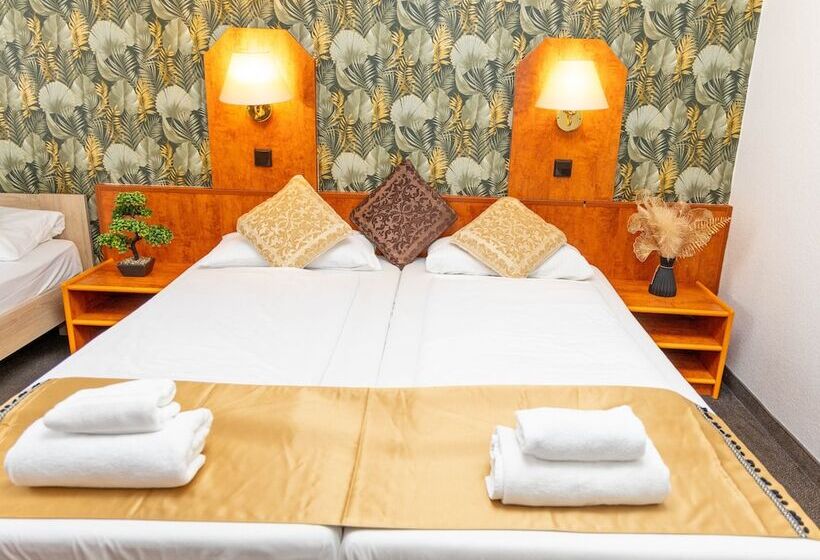 Fotos del hotel Rossija:  4