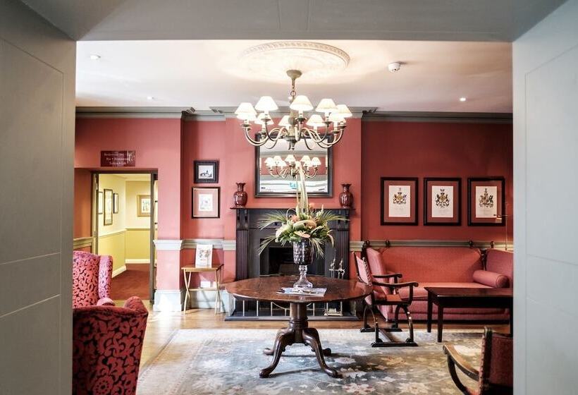 هتل The Red Lion