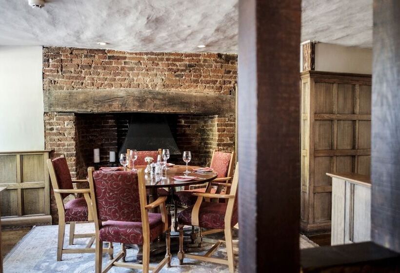 هتل The Red Lion