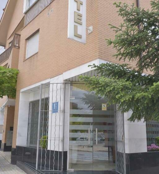 فندق Velilla