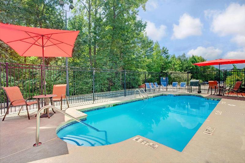Microtel Inn & Suites By Wyndham Stockbridge/atlanta I75