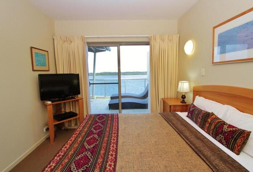 Riverside Holiday Apartments
