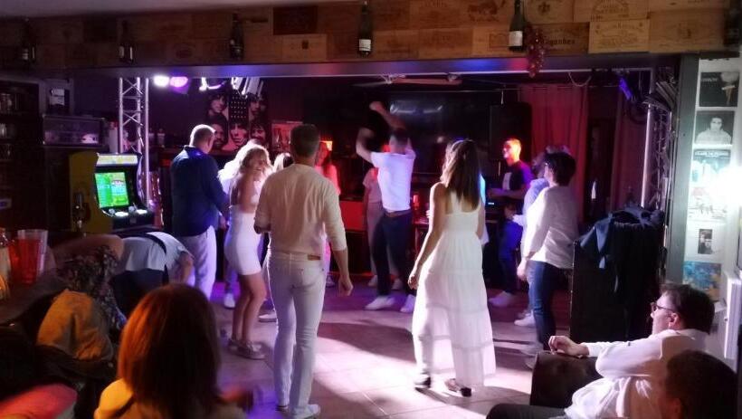 مبيت وإفطار Hostelry Music Repetition