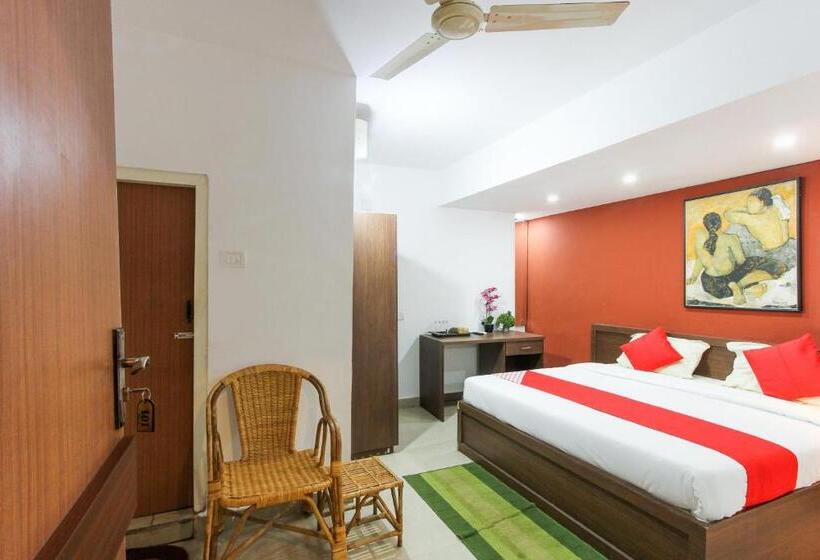 هتل Oyo 70824 Montieth Nest